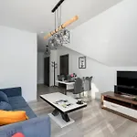 Blue In With Mountain View And Parking By Renters Apartamento *