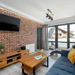 Blue In With Mountain View And Parking By Renters Karpacz
