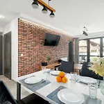 Blue In With Mountain View And Parking By Renters Appartement *