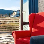 Blue In With Mountain View And Parking By Renters Appartement *