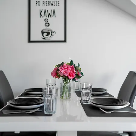 Blue In With Mountain View And Parking By Renters Karpacz