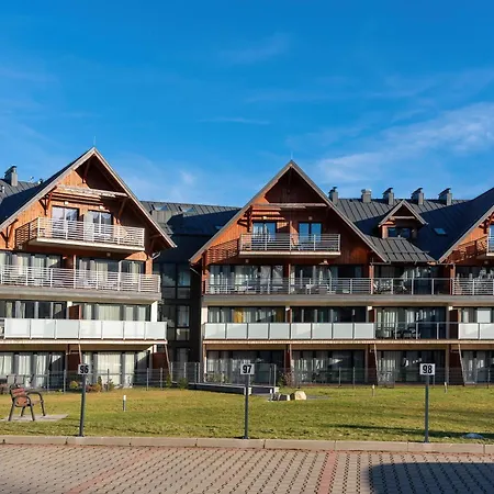 Blue In With Mountain View And Parking By Renters Karpacz