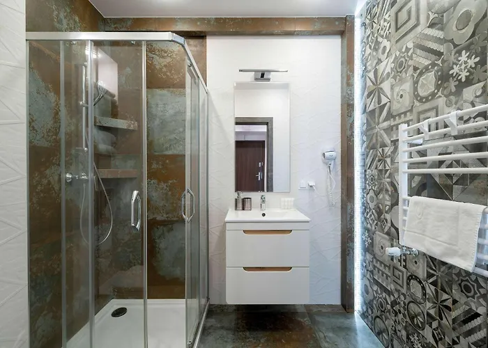 Blue In With Mountain View And Parking By Renters *