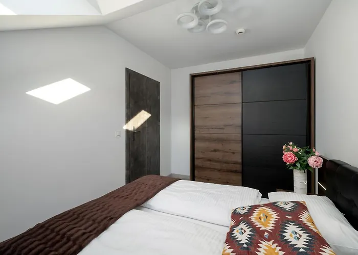 Apartament Blue In With Mountain View And Parking By Renters