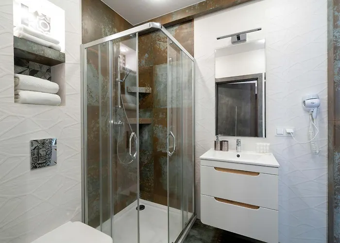 Blue In With Mountain View And Parking By Renters Lägenhet *